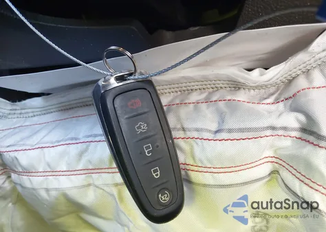 2016 Ford Focus Titanium z USA, uszkodzony, nr VIN 1FADP3J21GL274689